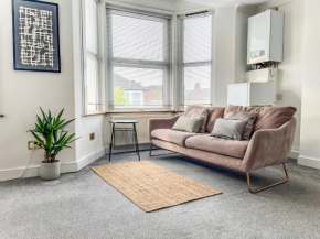 Luxury 2 Bed Furnished Apartment With Parking